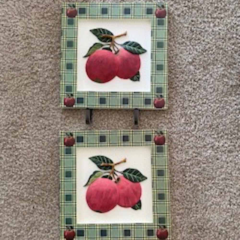 2 pcs. Red apples art with decorative hooks- NEW